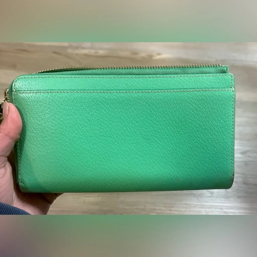 Kate Spade Neda Zip Around Continental Discontinued Wellesley collection